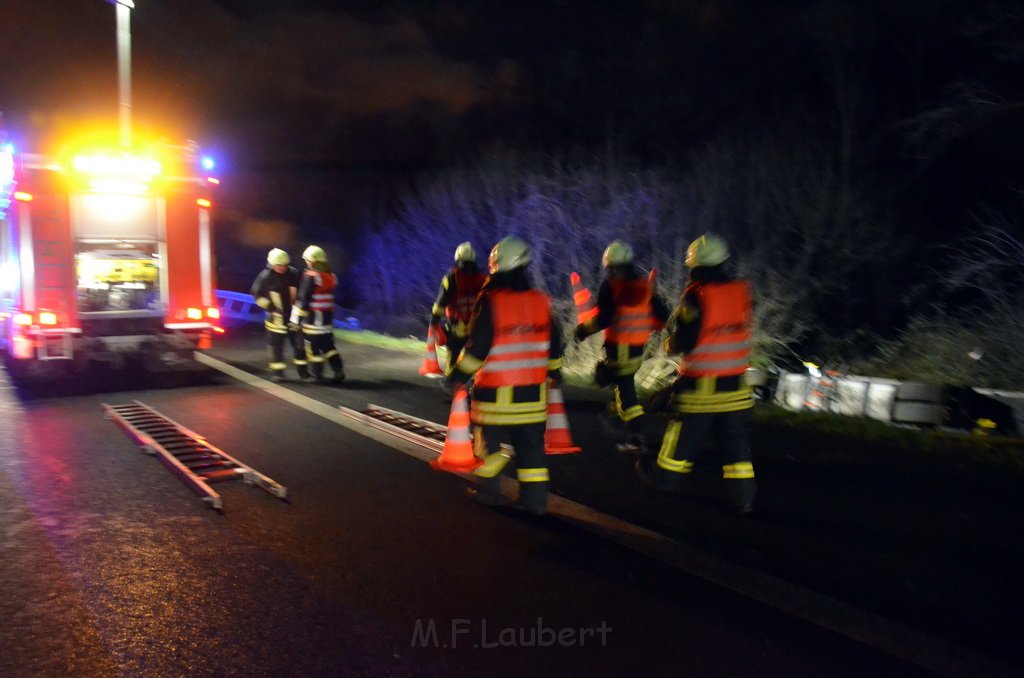 VU LKW umgestuerzt A 3 Rich Frankfurt AS Koenigsforst P167.JPG - Miklos Laubert